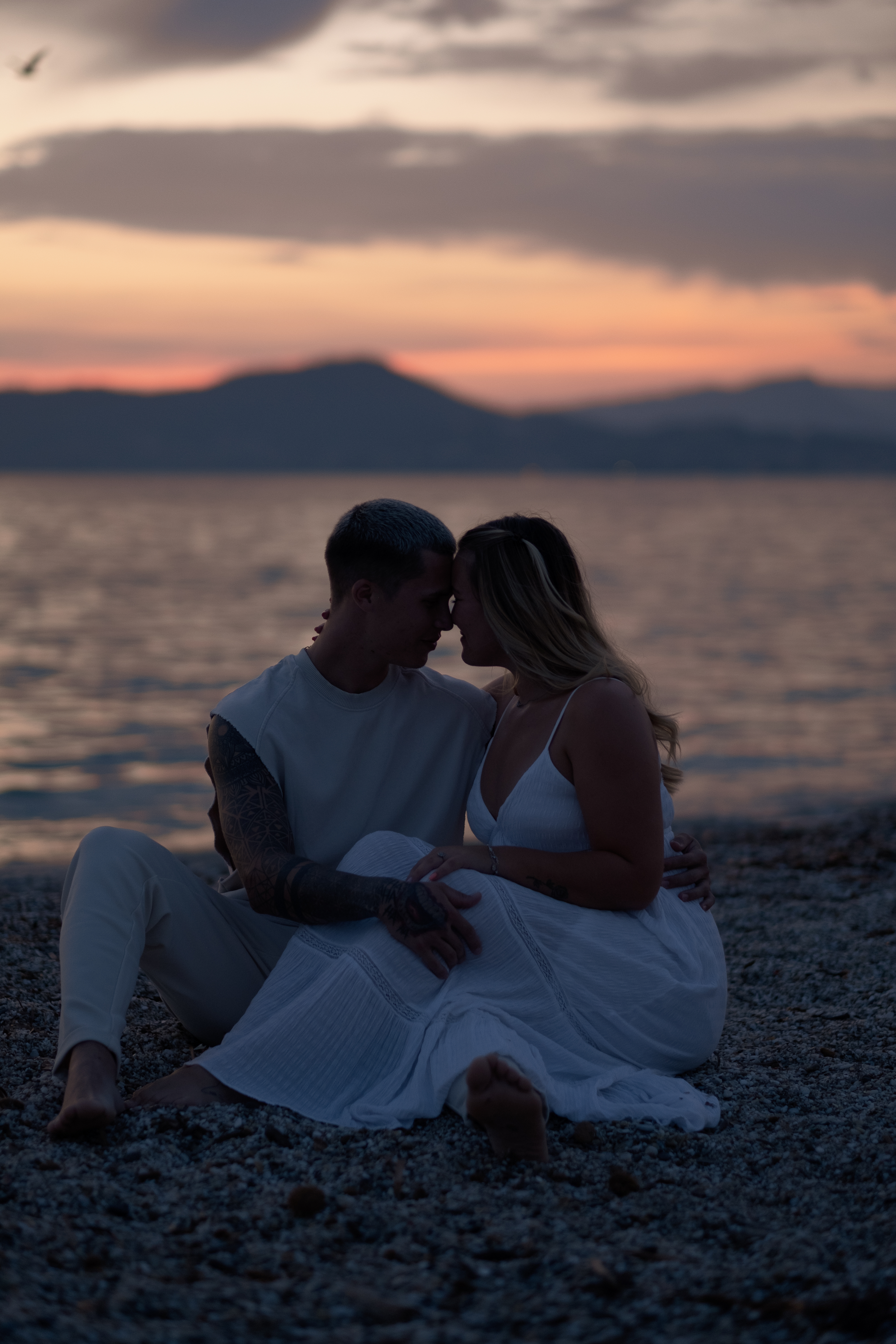 Photo de couple au coucher de soleil à Hyères 08